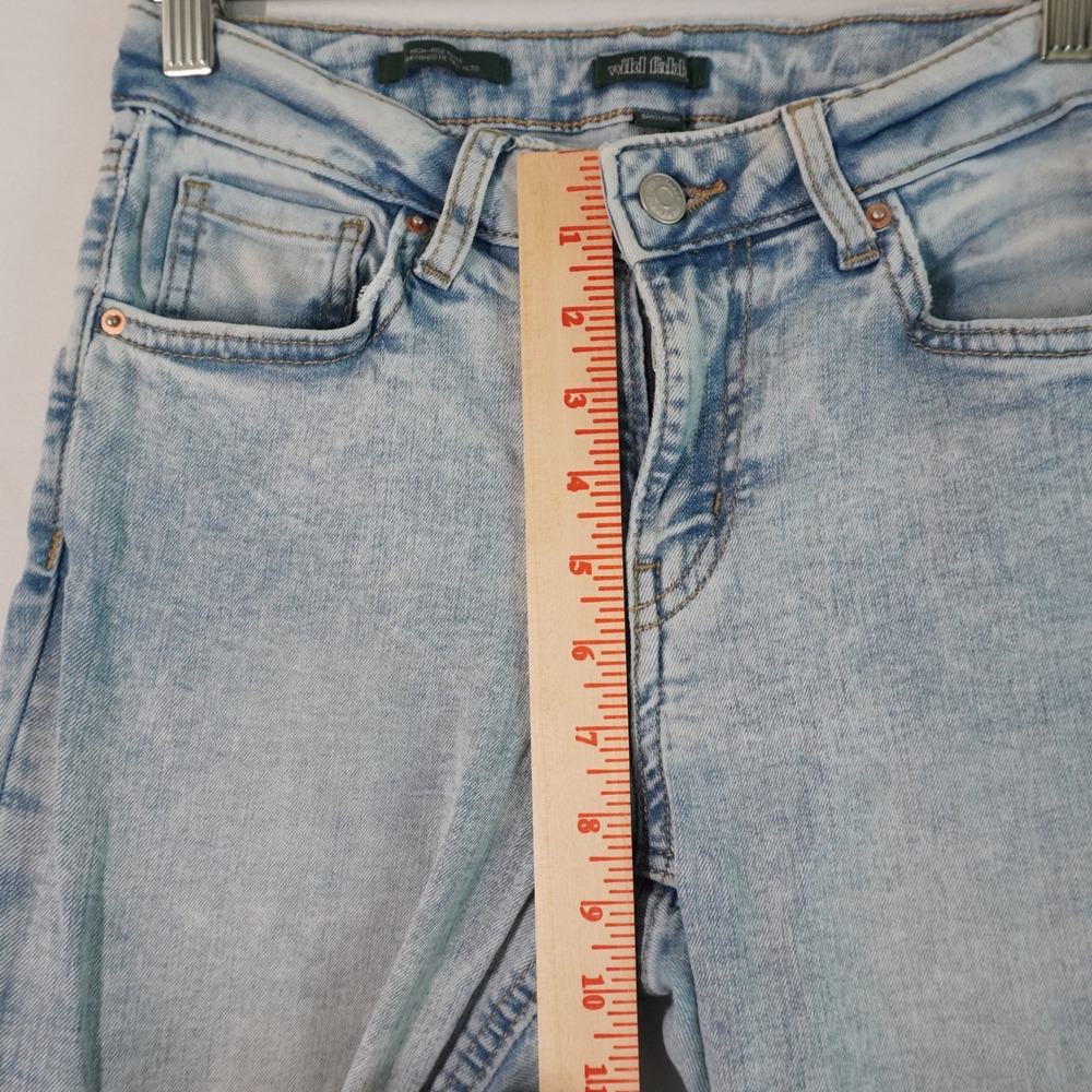 Light Wash Women's Flared Jeans - Picture 3 of 8